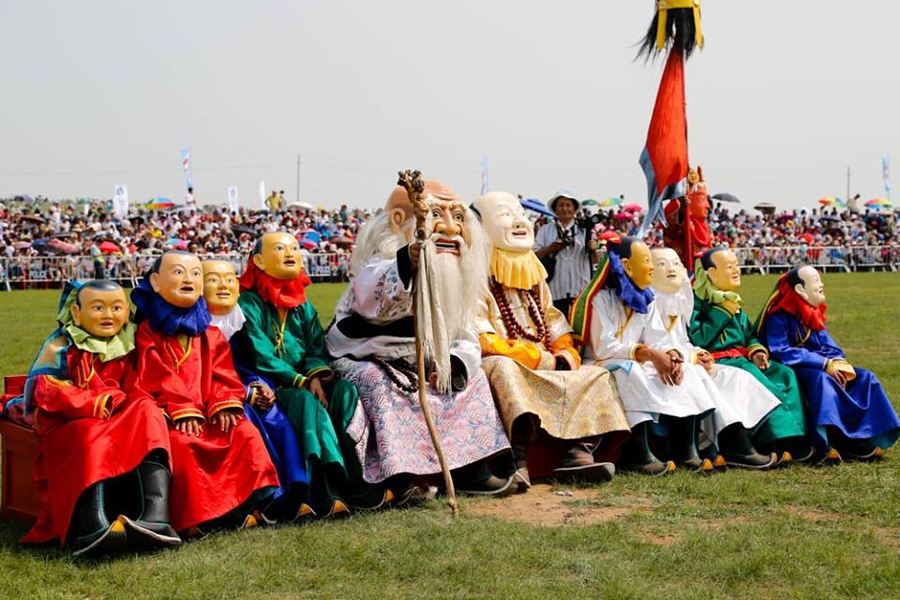 “Даншиг наадам”-ыг нээж 500 лам ном айлдана